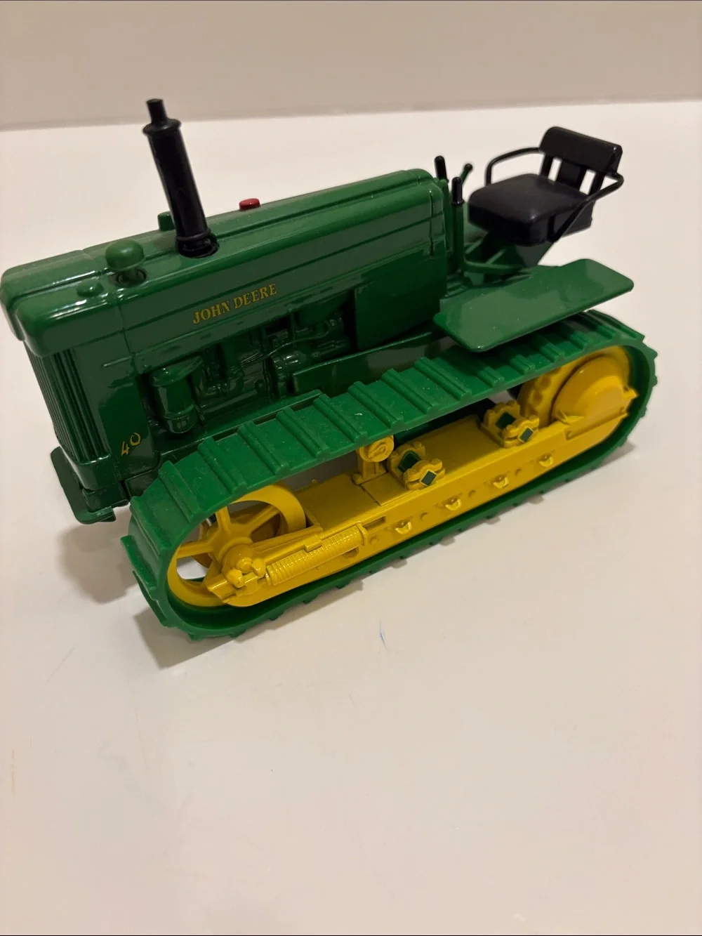 Ertl John Deere model 40 Crawler Tractor 1/16 scale.